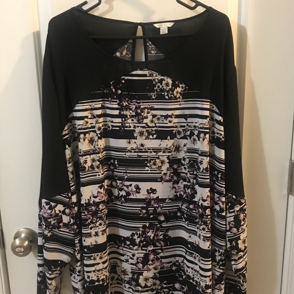 Cato Tops - Used Women's Plus Size (26/28) Dress Top